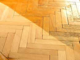 Как правильно циклевать паркет?